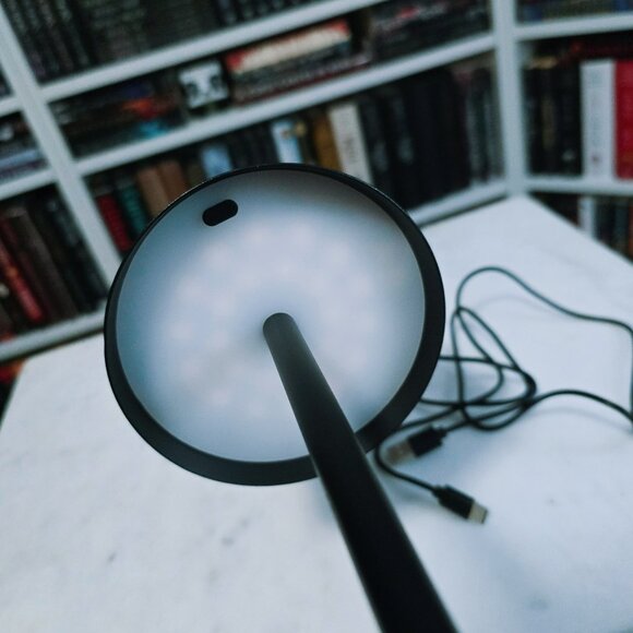 Cordless touch lamp (with USB charger) - Picture 4 of 4